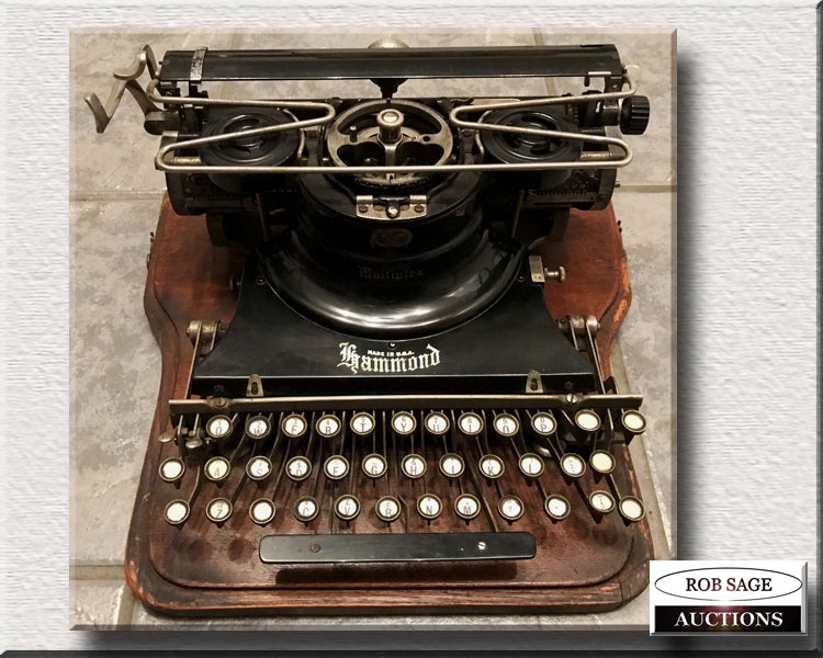 Typewriter W/Oak Case